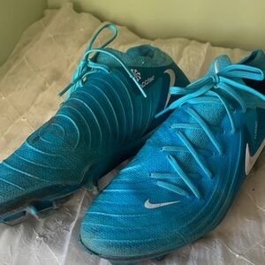 Nike Teal Soccer Cleats with White Details size US9